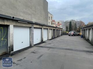  Parking / Garage à louer 