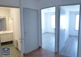  Appartement à louer 3 pièces 84 m²