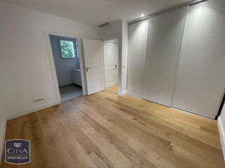  Appartement à louer 4 pièces 112 m²