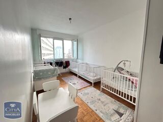  Appartement à louer 4 pièces 91 m²