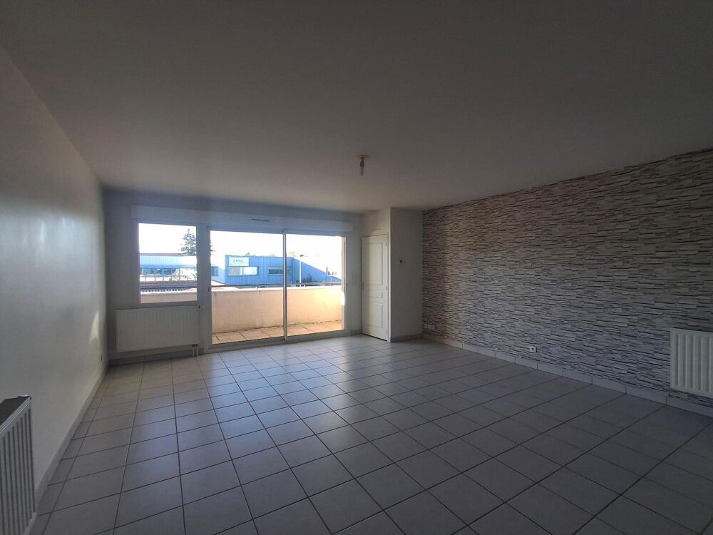 location Appartement - 2 pièce(s) - 61 m² Villars (42390)