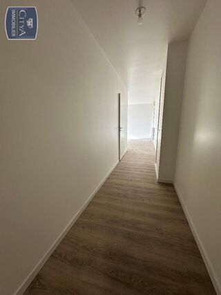  Appartement à louer 3 pièces 76 m²
