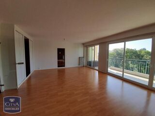  Appartement à louer 5 pièces 109 m²
