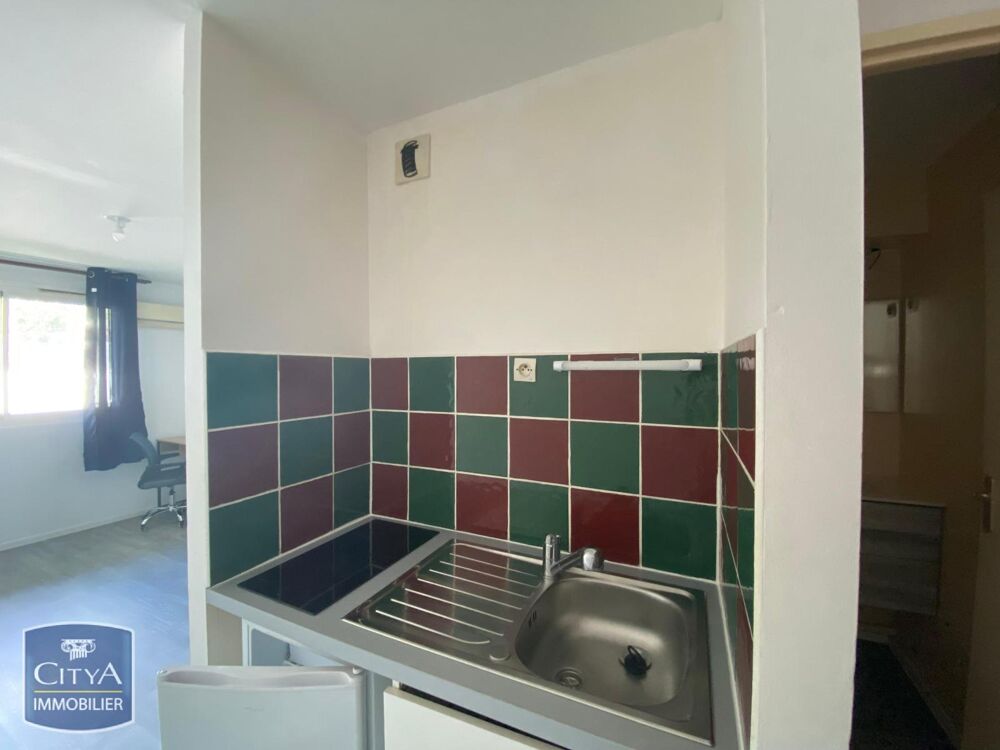 location Appartement - 1 pièce(s) - 20 m² Sainte-Clotilde (97490)