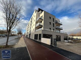  Appartement à louer 5 pièces 104 m²