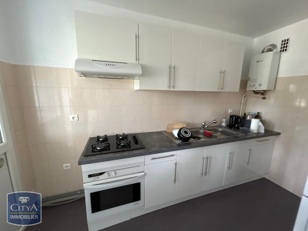 À LOUER - T4 DE 75 M² AVEC BALCON, CAVE ET PARKING - CAS....