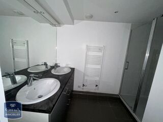  Appartement à louer 4 pièces 98 m²