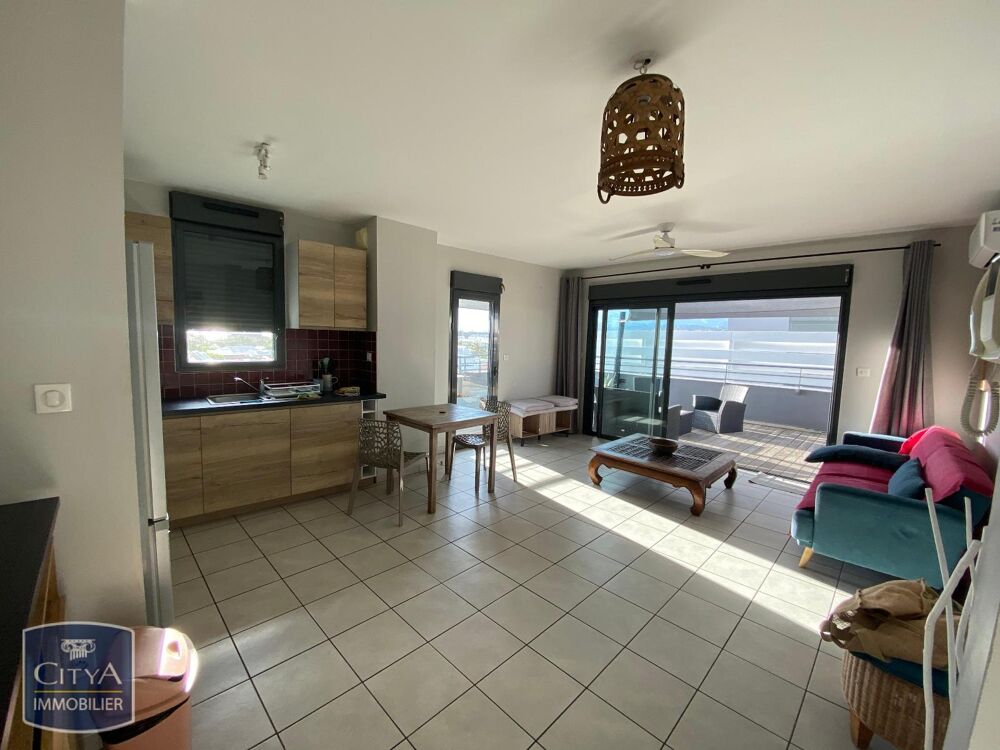 location Appartement - 3 pièce(s) Saint-Pierre (97410)