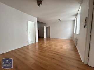  Appartement à louer 4 pièces 90 m²
