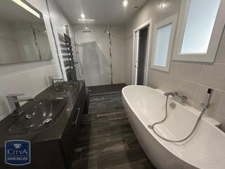  Appartement à louer 3 pièces 76 m²