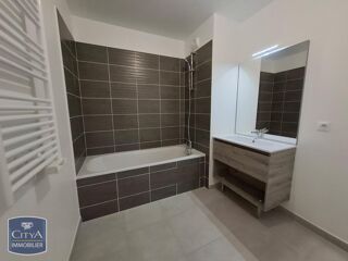  Appartement à louer 3 pièces 69 m²