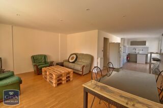  Appartement à louer 5 pièces 102 m²