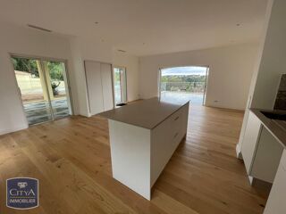  Appartement à louer 4 pièces 112 m²
