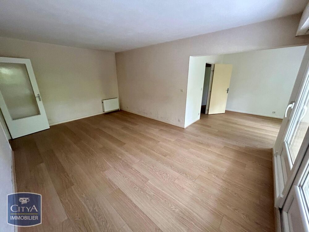 À LOUER : Appartement T5 situé à Maurepas, dans le dépar....
