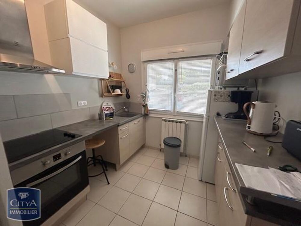 À LOUER A L'ANNEE- Appartement T2 MEUBLE à Royan (Centre....