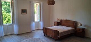  Appartement à louer 5 pièces 157 m²