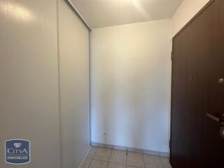  Appartement à louer 3 pièces 65 m²