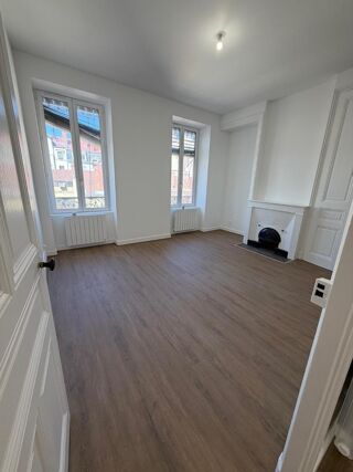  Appartement à louer 4 pièces 95 m²