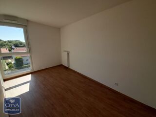 Appartement à louer 3 pièces 75 m²