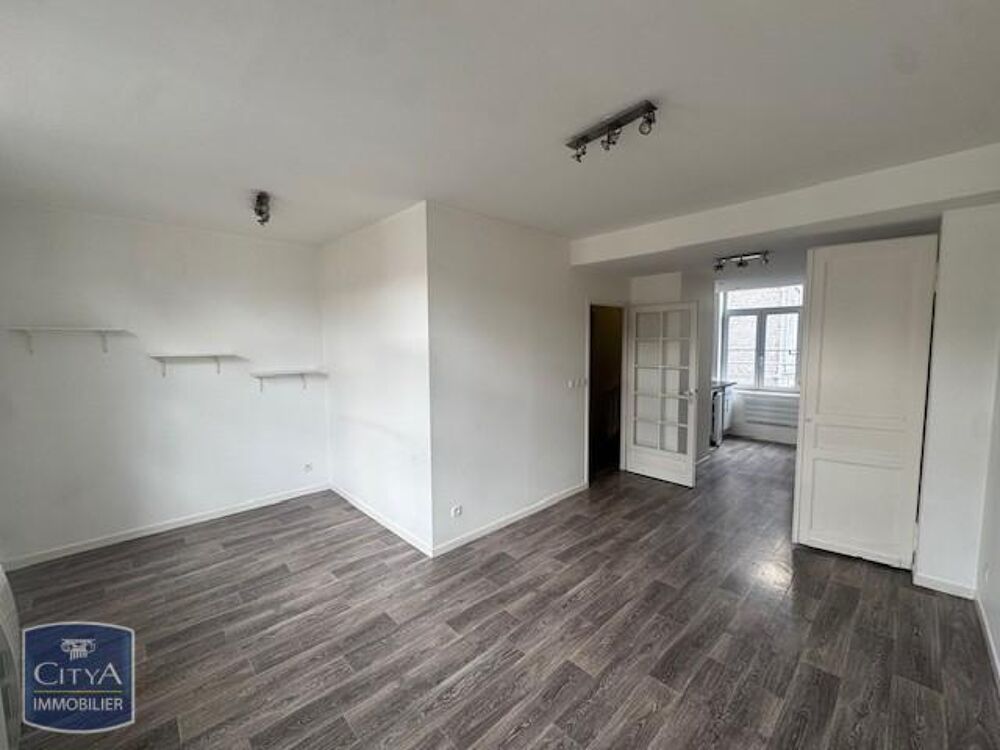 À LOUER : Appartement T3. Ce bien en duplex offre une su....
