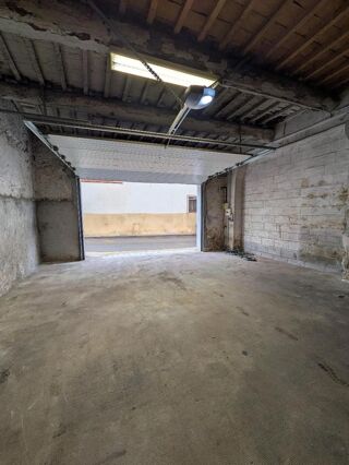  Parking / Garage � louer 