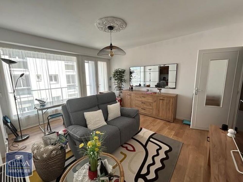 LOCATION ANNEE NON MEUBLEE - T3 - ROYAN CENTRE Nous vous....