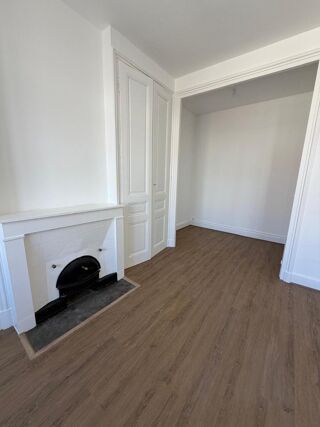  Appartement à louer 4 pièces 95 m²
