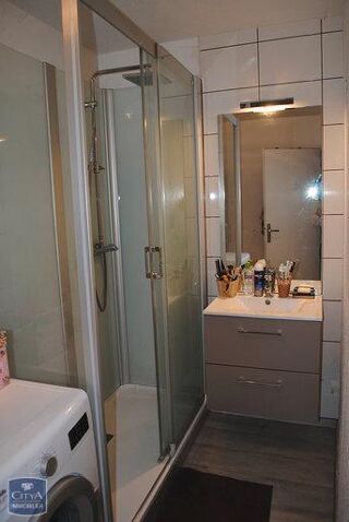  Appartement à louer 3 pièces 82 m²