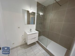  Appartement à louer 3 pièces 65 m²
