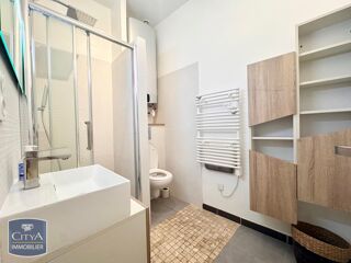  Appartement à louer 3 pièces 65 m²