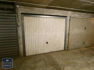  Parking / Garage à louer 