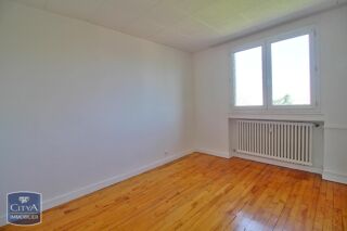  Appartement à louer 3 pièces 65 m²