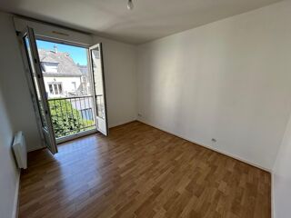  Appartement à louer 4 pièces 90 m²
