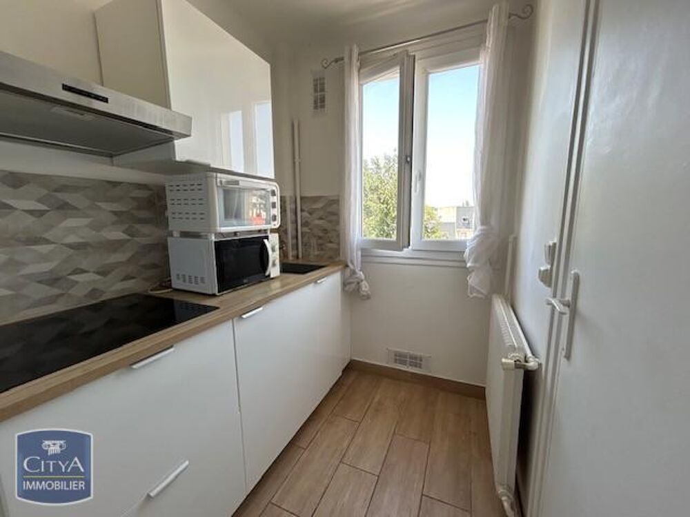 À LOUER : Appartement ancien T1 situé à Corbeil-Essonnes....