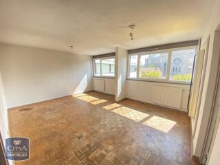  Appartement à louer 4 pièces 84 m²