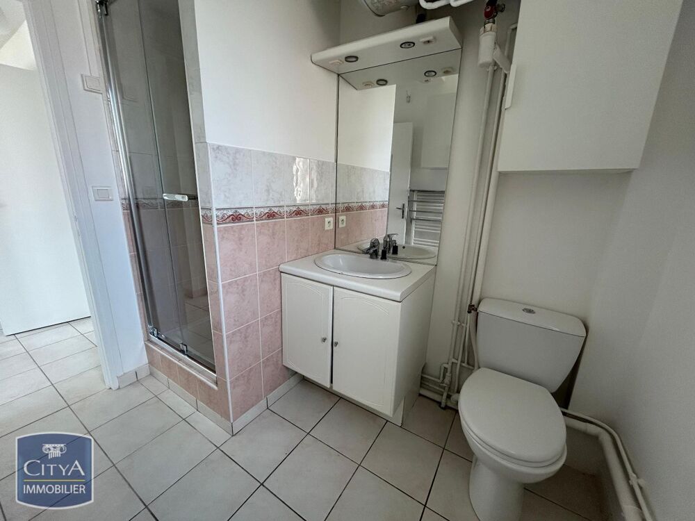 Loyer de 630,00 euros par mois charges comprises dont 40....