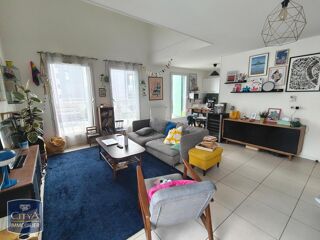  Appartement à louer 5 pièces 107 m²