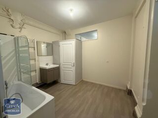  Appartement à louer 4 pièces 116 m²