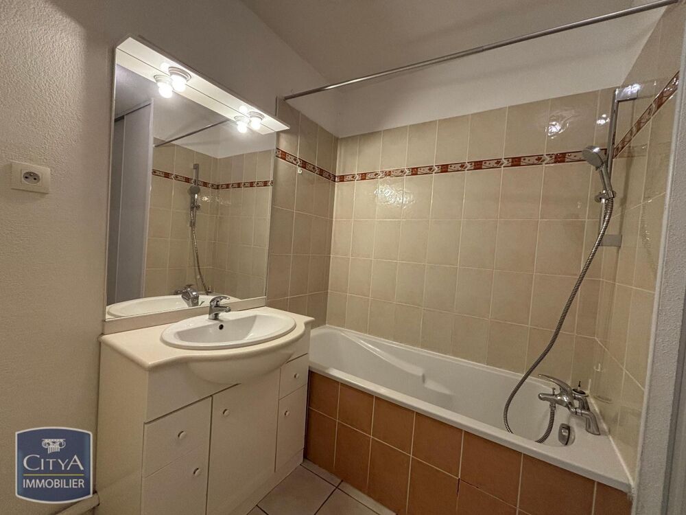 location Appartement - 1 pièce(s) - 47 m² Nimes (30900)