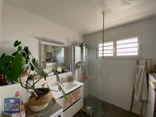  Appartement à louer 2 pièces 45 m²