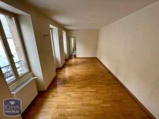  Appartement à louer 5 pièces 66 m²