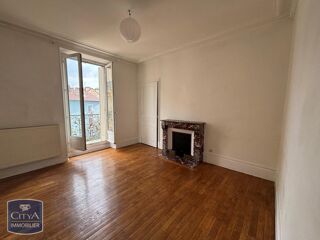  Appartement à louer 3 pièces 81 m²