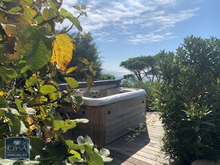  Villa à louer 6 pièces 135 m² Agay