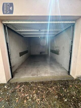  Parking / Garage � louer 