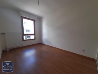  Appartement à louer 4 pièces 85 m²