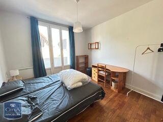  Appartement à louer 5 pièces 108 m²