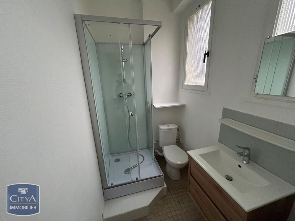 À LOUER : Appartement T1 moderne à Thiers, situé dans un....