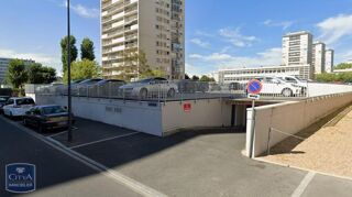  Parking / Garage à louer 
