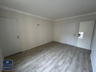  Appartement à louer 4 pièces 77 m²