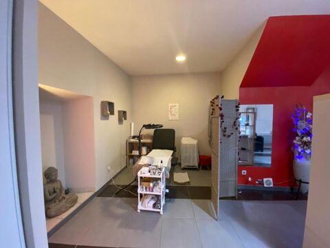 Saint-Maximin - local commercial en centre ville - L'... 750 83470 St maximin la ste baume